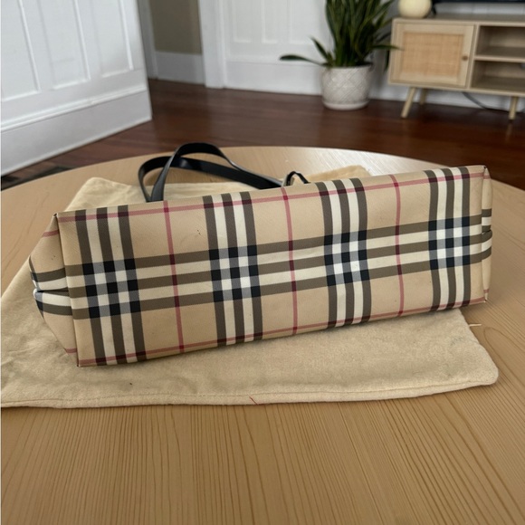 Burberry Haymarket Nova Check Coated Canvas and Leather Medium Tote Bag Shoulder - Picture 6 of 16